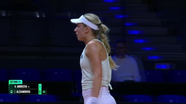 Stuttgart - Mirra Andreeva tombe de haut