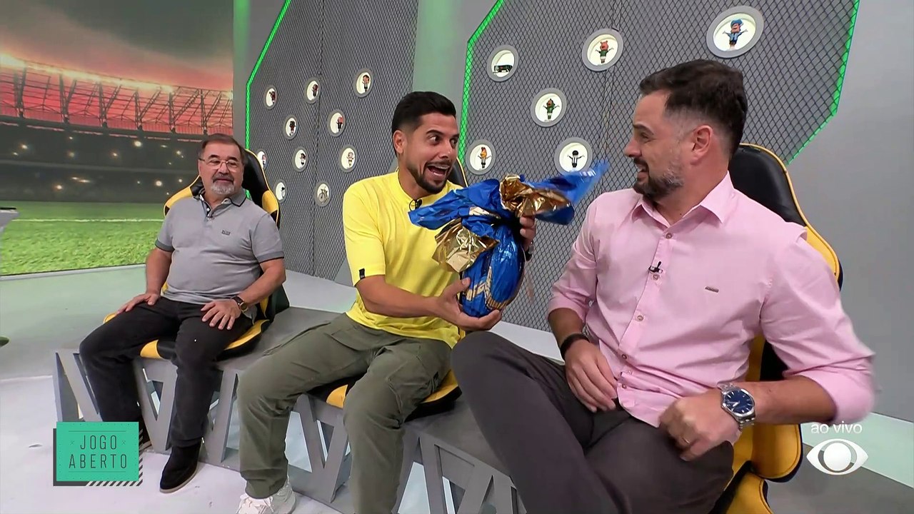 Zoeira Jogo Aberto: Cicinho entrega “chocolate” para Chico Garcia após Grêmio levar goleada do Mirassol