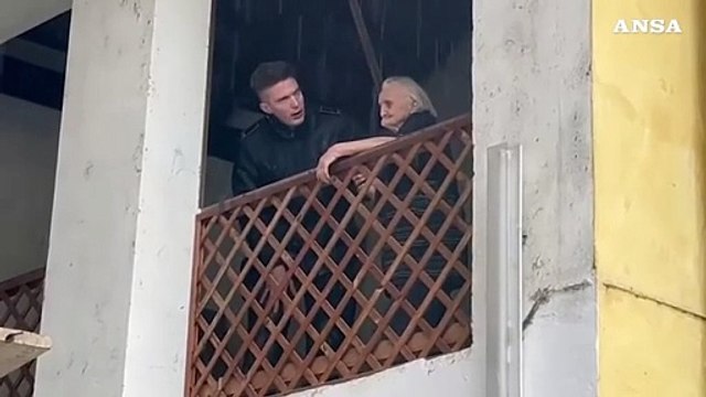 Maltempo nel Torinese, anziana bloccata in casa: salvata dai carabinieri