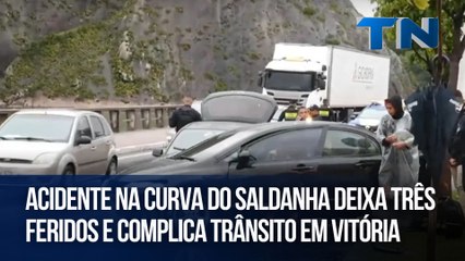 Acidente na Curva do Saldanha deixa três feridos e complica trânsito em Vitória