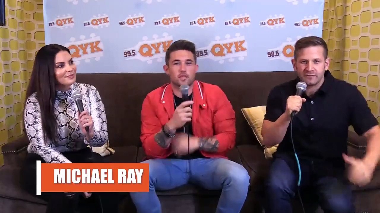 Michael Ray Backstage At Guitar Pull