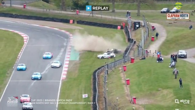 BRSCC Mazda MX5 SuperCup 2025 Brands Hatch Race 3 Start Whitehouse Grant Big Crash