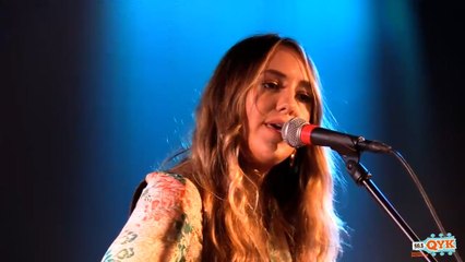 Lainey Wilson - Dirty Looks