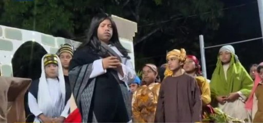 Niños participan del drama de la Pasión de Cristo en Aguadulce