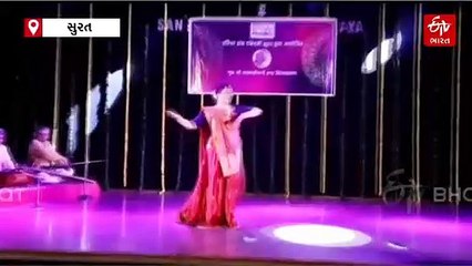 સુરત પોલીસ મહિલા અધિકારીઓનો અનોખો અંદાજ ! DCP અને PIએ કથ્થક રજૂ કર્યું, દર્શકો થયા મંત્રમુગ્ધ