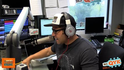 Should guys wear an engagement ring