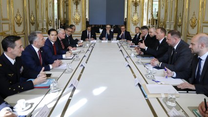 Gemischte Reaktionen auf internationale Ukraine-Gespräche mit US-Vertretern in Paris