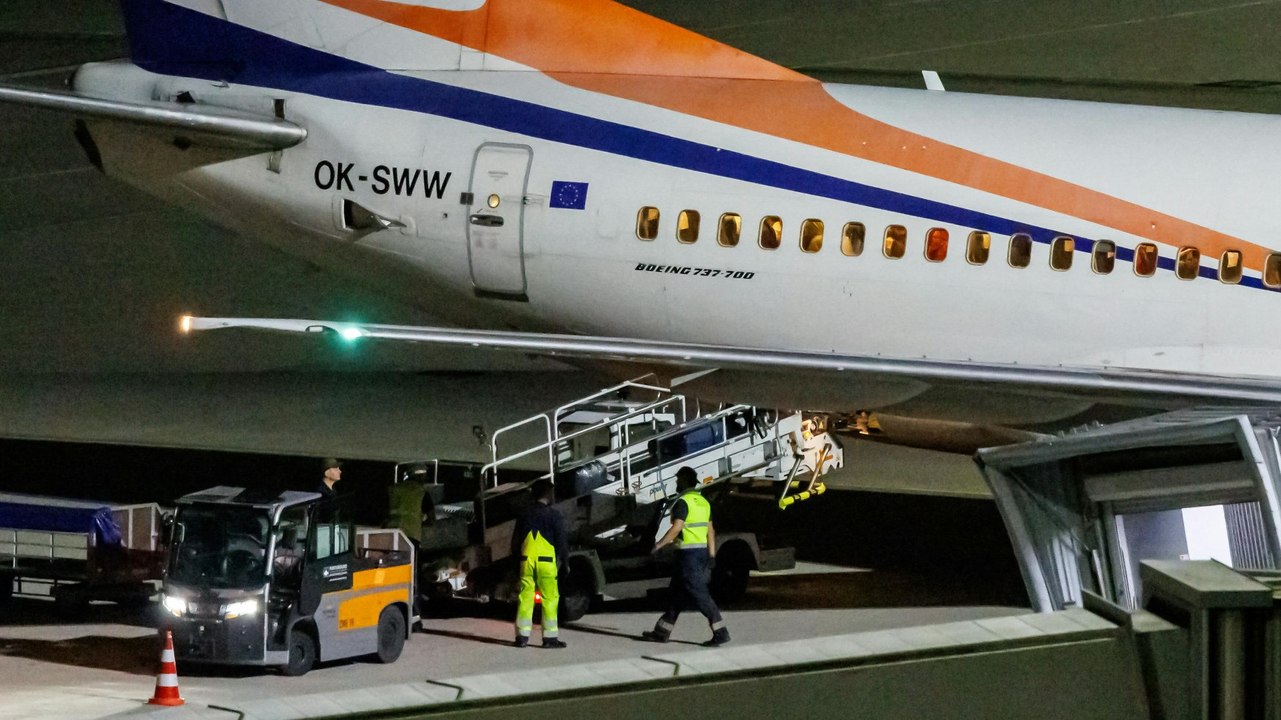 Streit um Aufnahmeflüge für Afghanen in Deutschland