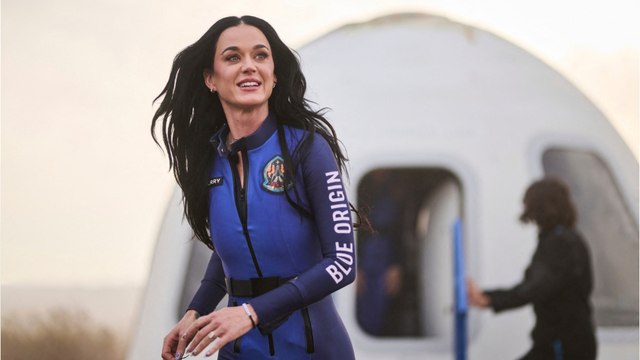 GALA VIDEO - Katy Perry dans l’espace : oups, le retour ne se passe pas comme prévu !