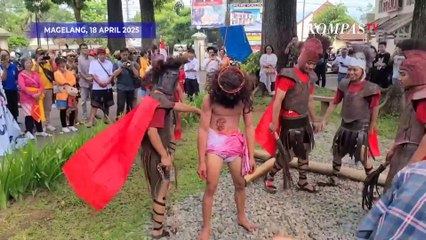 Serbaneka Jumat Agung, di Magelang Umat Katolik Jalani Kirab Salib