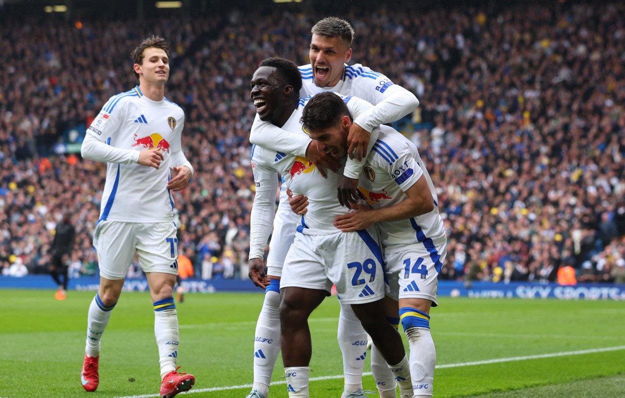 EFL Championship : Leeds étrille Stoke et a un pied en Premier League
