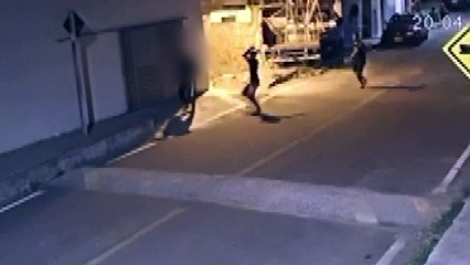 Homem é espancado em rua de Delmiro Gouveia e dupla é suspeita do crime