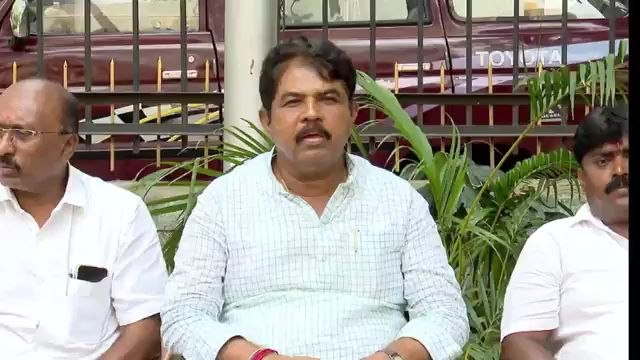 ಅಧಿಕಾರಕ್ಕೆ ಕಂಟಕ ಬಂದಾಗ ಹಾವು ಬಿಡುವ ಸಿದ್ದರಾಮಯ್ಯ: ಆರ್ ಅಶೋಕ್ #rashok #bjp #bjpkarnataka #castecensus #karnataka #siddaramaiah #malgudiexpress #malgudinews #news #TopNews| Subscribe | Comment | Like | Share |