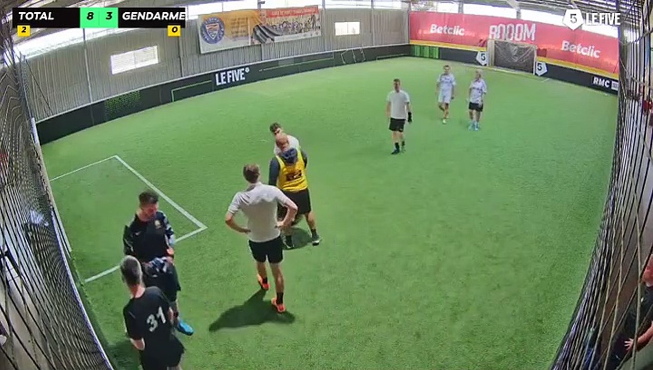 Total - Gendarmerie Pau 18/04 à 12:27 - Football Terrain 1 (LeFive Pau)
