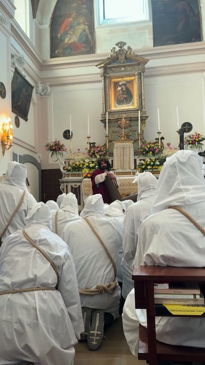 Maiori (SA) - l venerdì santo con il rito toccante e suggestivo dei Battenti. (18.04.25)