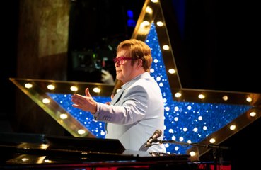 Elton John: Er sammelt Spenden nach Donald Trumps Kürzung der AIDS-Forschung