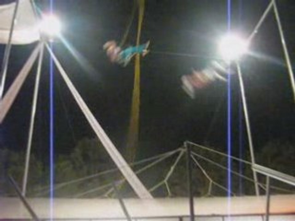 Spectacle trapeze volant