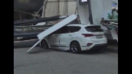 경기도 평택 공사장서 24m 장비가 차량 3대 덮쳐 / YTN