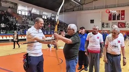 Bursa\'da yaşlı sporcular birbiriyle yarıştı