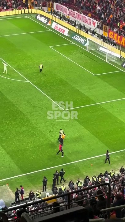 Bodrumspor- Galatasay Maçında Sahaya Seyirci Gordi