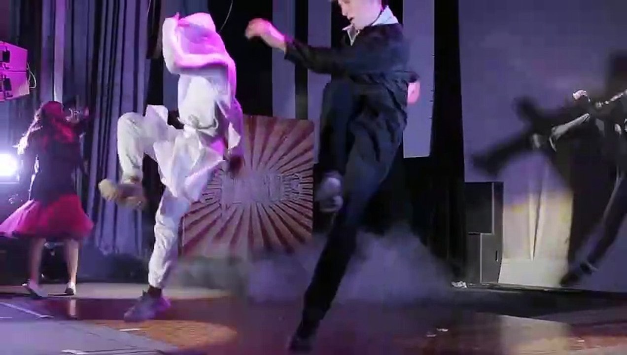 26)_Musique. Retro Shine. Hip-hop et rap. Humeur. Optimiste. Artiste. Yung Logos