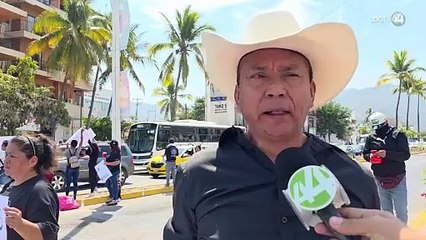 Familiares de Vicente bloquean la Medina Ascencio exigiendo justicia
