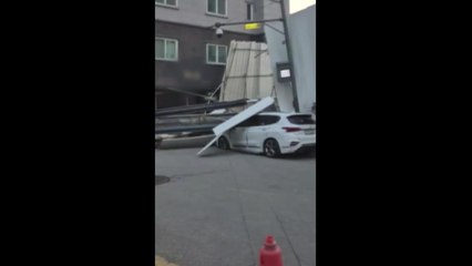 경기도 평택 공사장서 24m 장비가 차량 3대 덮쳐 / YTN