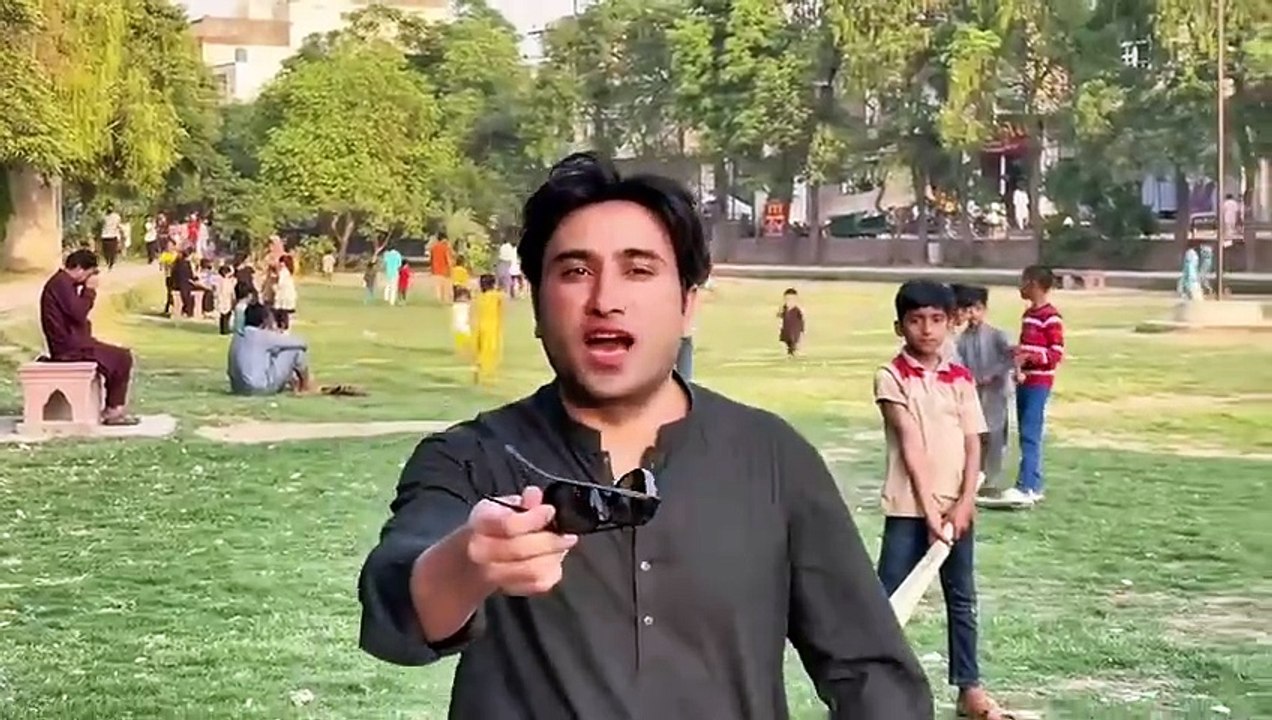 ھنسی روک کر دکھاؤ ویری فنی وڈیو دیکھیں