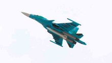 動画：ロシア、戦闘準備の整ったSu-34戦闘爆撃機の新たなロットを受領