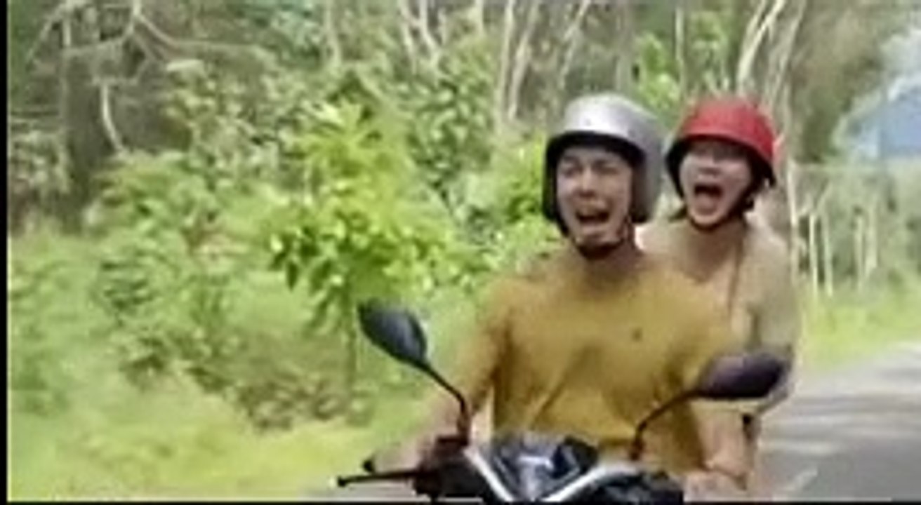 Ketika Hidup Lagi Leah Malah Monton Film Thailand 🤣offical video