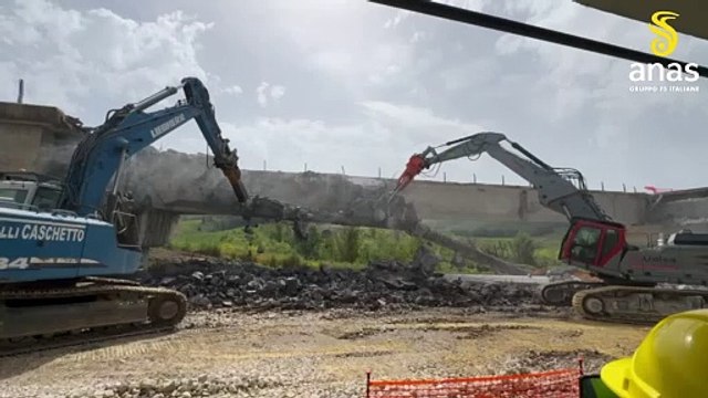 Autostrada Palermo-Catania, parte la demolizione del viadotto Morello
