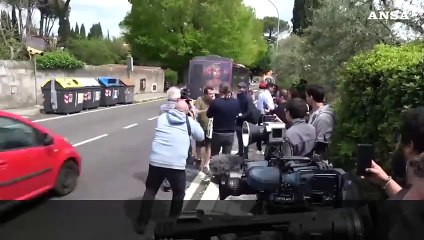 Negoziati Usa-Iran a Roma, fuoriprogramma di Salvini: "Qui per caso, facevo la spesa"