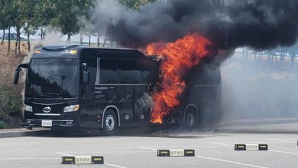 전북 김제 대형 캠핑카에서 화재...인명 피해는 없어 / YTN