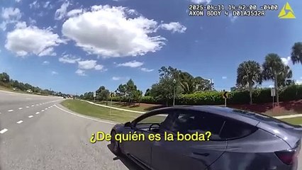 La policía de Estados Unidos frenó a una mujer que llegaba tarde a su propio casamiento