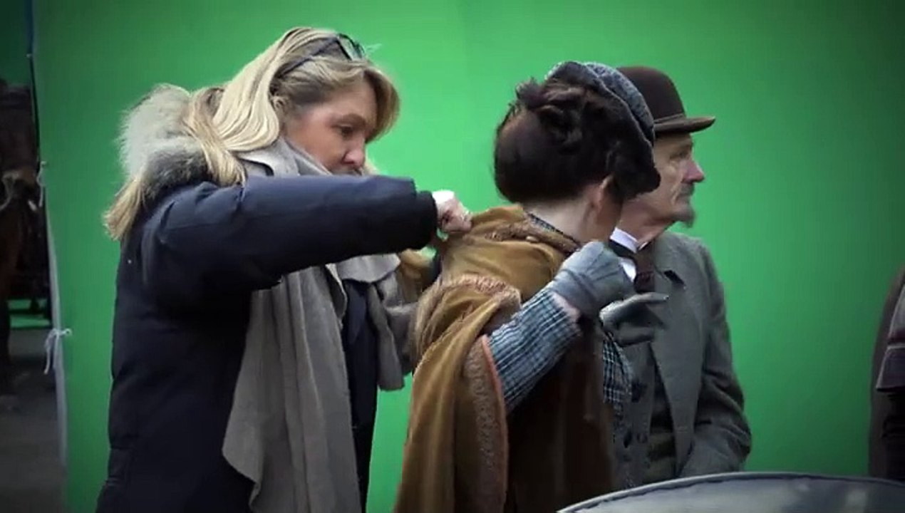 Costumes in Victorian Sherlock