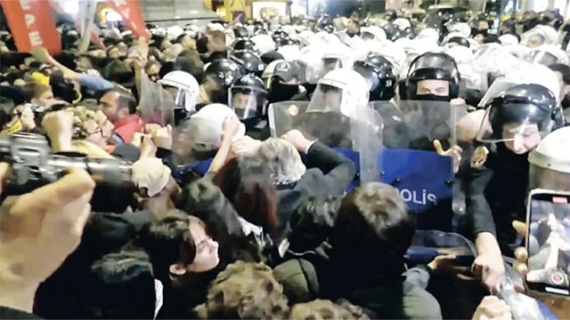 Taksim Tünel Meydanı karıştı!
