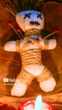 TOURNE 7 FOIS TA LANGUE DANS TA BOUCHEPs : N'expérimente aucunes pratiques ésotériques/occultes. Même sous couvert de bienveillance .Contente toi d'avoir de belles pensées positives et surtout, entoure toi de belles personnes❤️ #magienoire #sort