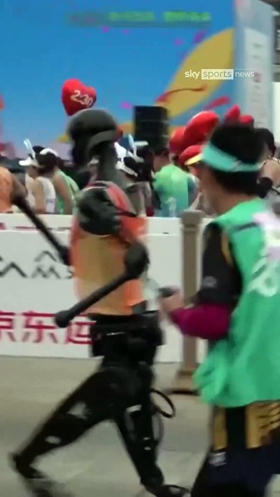 China celebra la primera media maratón de robots humanoides