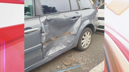 Motorista com CNH vencida sobe em meio-fio e bate em carro; veja vídeo