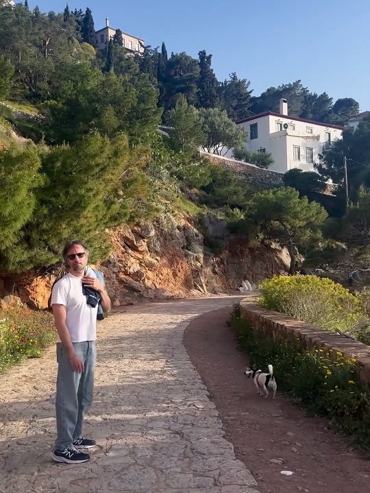 Η Τόνια Σωτηροπούλου και ο Κωστής Μαραβέγιας γιόρτασαν το Πάσχα στην Ύδρα