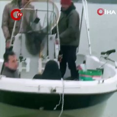 Terkos Gölü'nde panik anları: Balık tutmak isterken, ölümden döndüler!