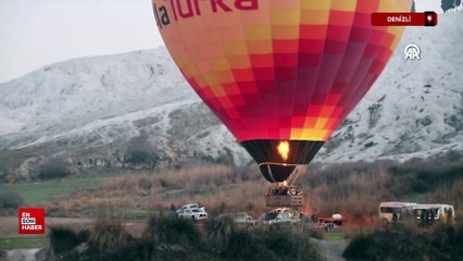 Pamukkale'de turizm sıcak hava balonlarıyla "havalanıyor"