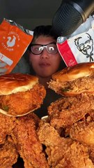 Follow for more ASMR videos🌮🍟 Credits: @joeoheats #mukbang #asmr #fastfood #asmreating