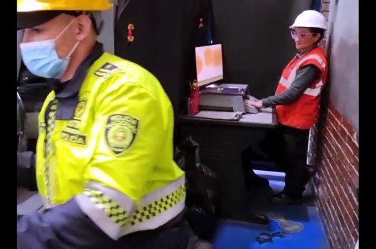 Camuflada en luces LED: así hallaron más de 14 kilos de marihuana en aeropuerto El Dorado