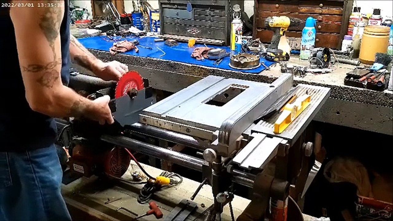 Shopsmith 10ER scroll saw set up.