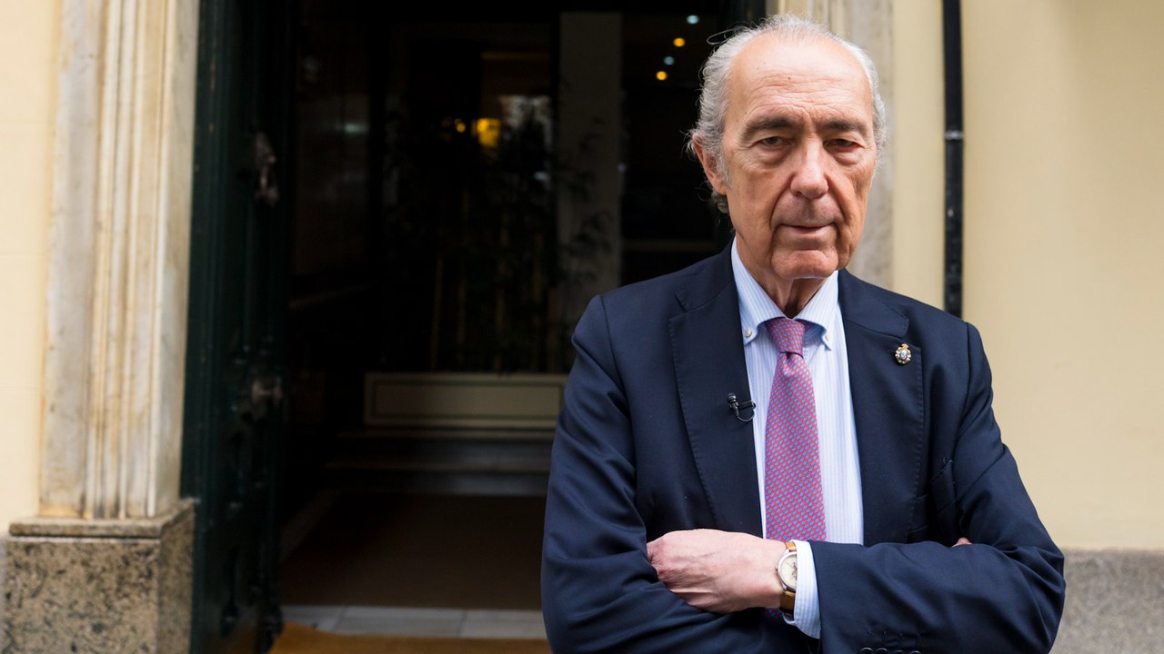 Luis Alberto de Cuenca: "La infancia es de donde sale todo, nuestra única patria"