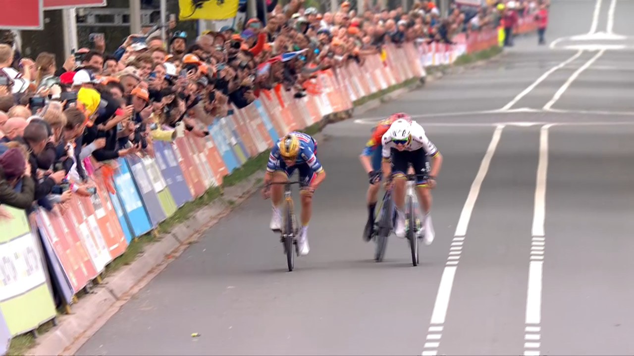 Amstel Gold Race : Mattias Skjelmose bat Tadej Pogacar et Remco Evenepoel au sprint
