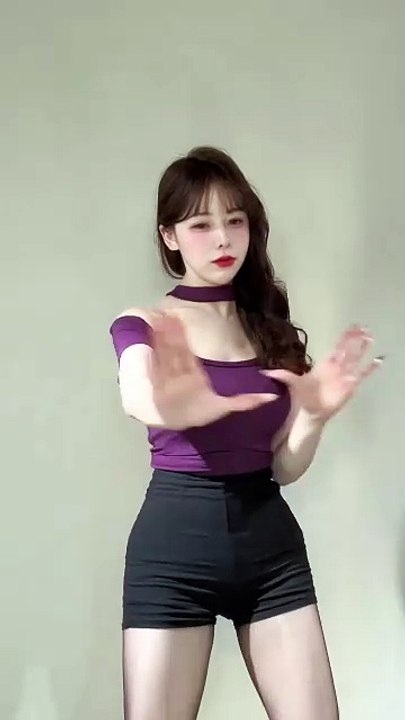 Sexy Chinese girls dance passionately, and every clip can make you happy physically and mentally.