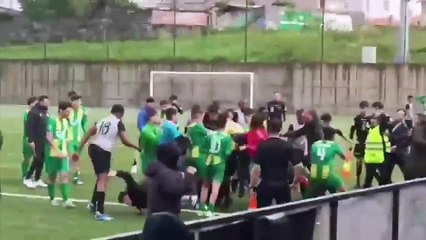 Las vergonzosas peleas en la Porto Cup 'obligan' a un equipo a retirarse del torneo