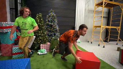 LIFE-SIZE GINGERBREAD HOUSE CHALLENGE! 🍪🏠 (You Won’t Believe It’s EDIBLE!)